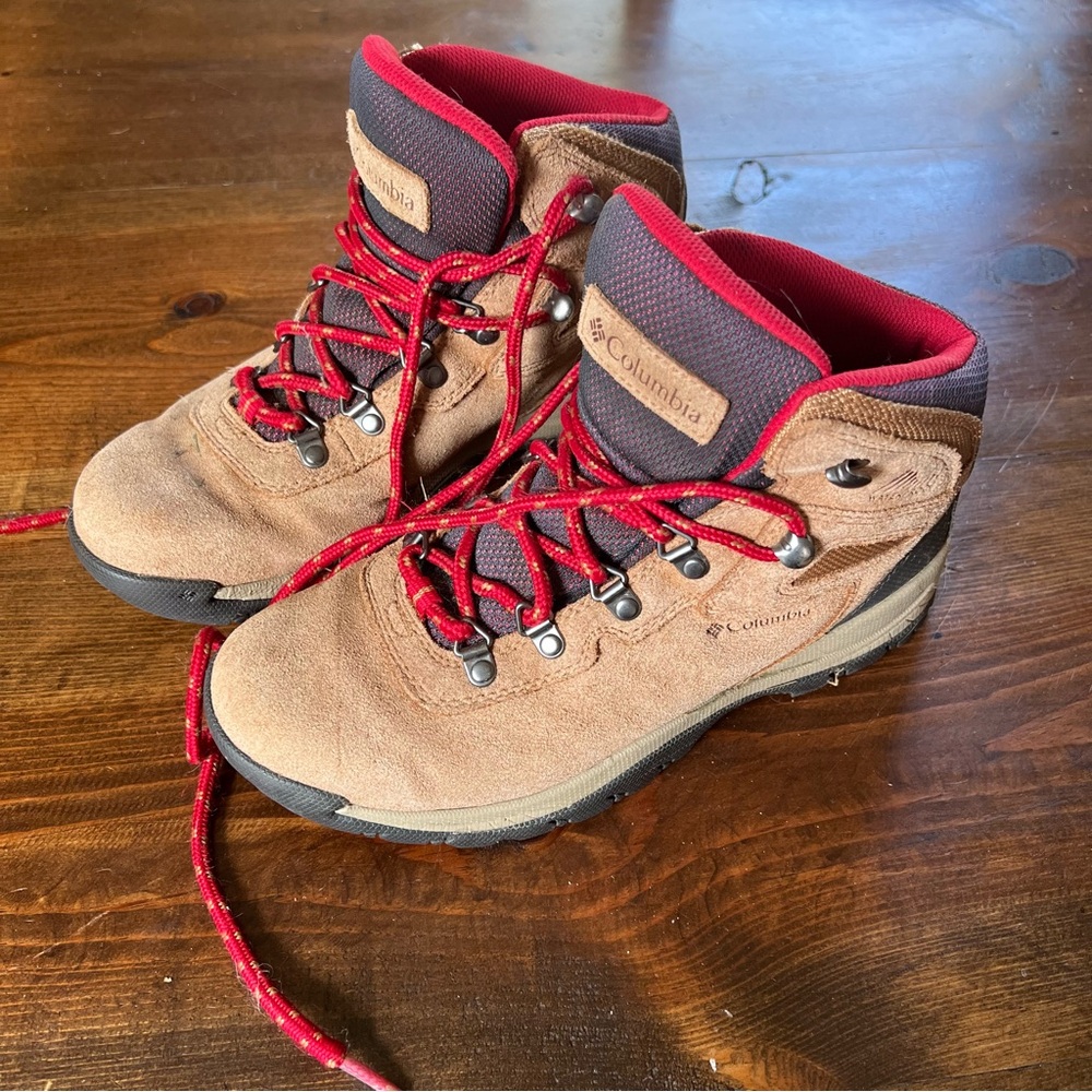 Columbia Women's Newton Ridge Plus Waterproof Amped Hiking Boot Size 8